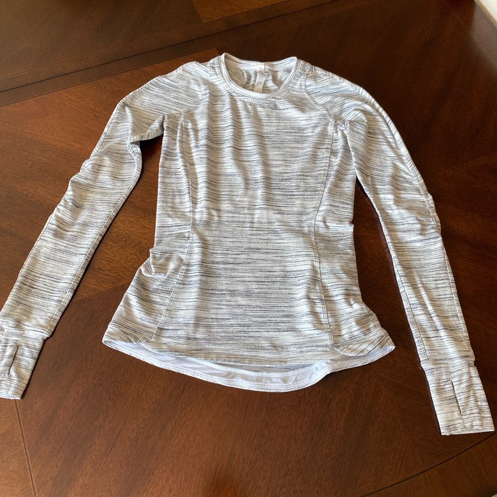 Lululemon woman’s top